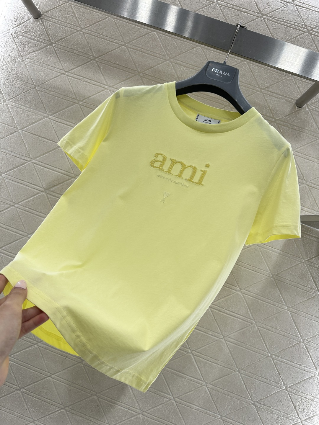 ♥Ami*♥2026新品上架 钉珠字母徽标𝑇𝑒𝑒定制YB丝光全棉材质，透气舒适，质感十足，常规短袖T恤裁