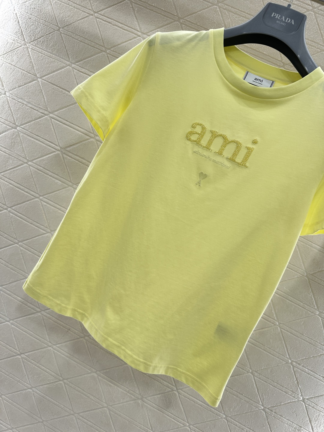 ♥Ami*♥2026新品上架 钉珠字母徽标𝑇𝑒𝑒定制YB丝光全棉材质，透气舒适，质感十足，常规短袖T恤裁