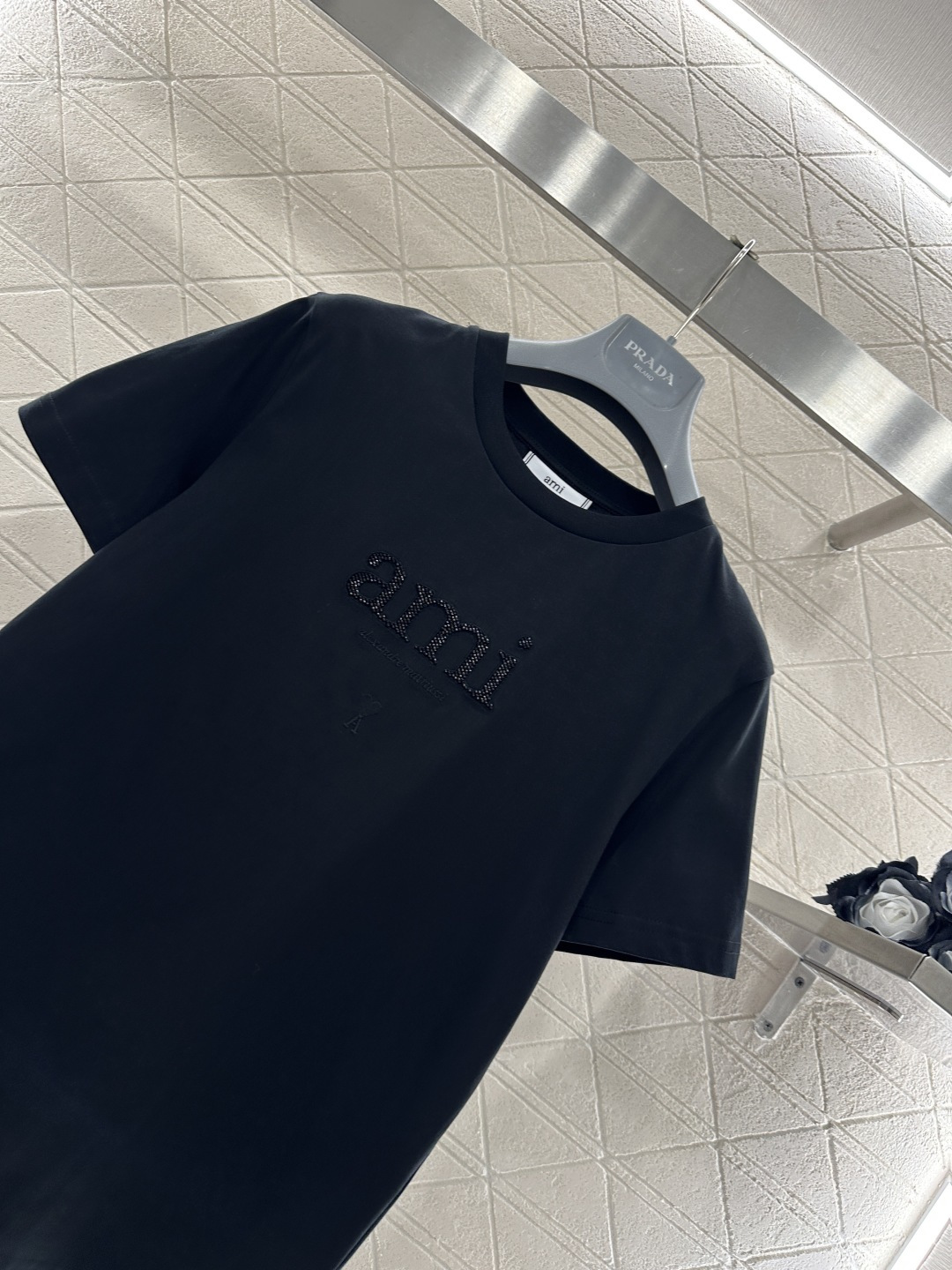 ♥Ami*♥2026新品上架 钉珠字母徽标𝑇𝑒𝑒定制YB丝光全棉材质，透气舒适，质感十足，常规短袖T恤裁