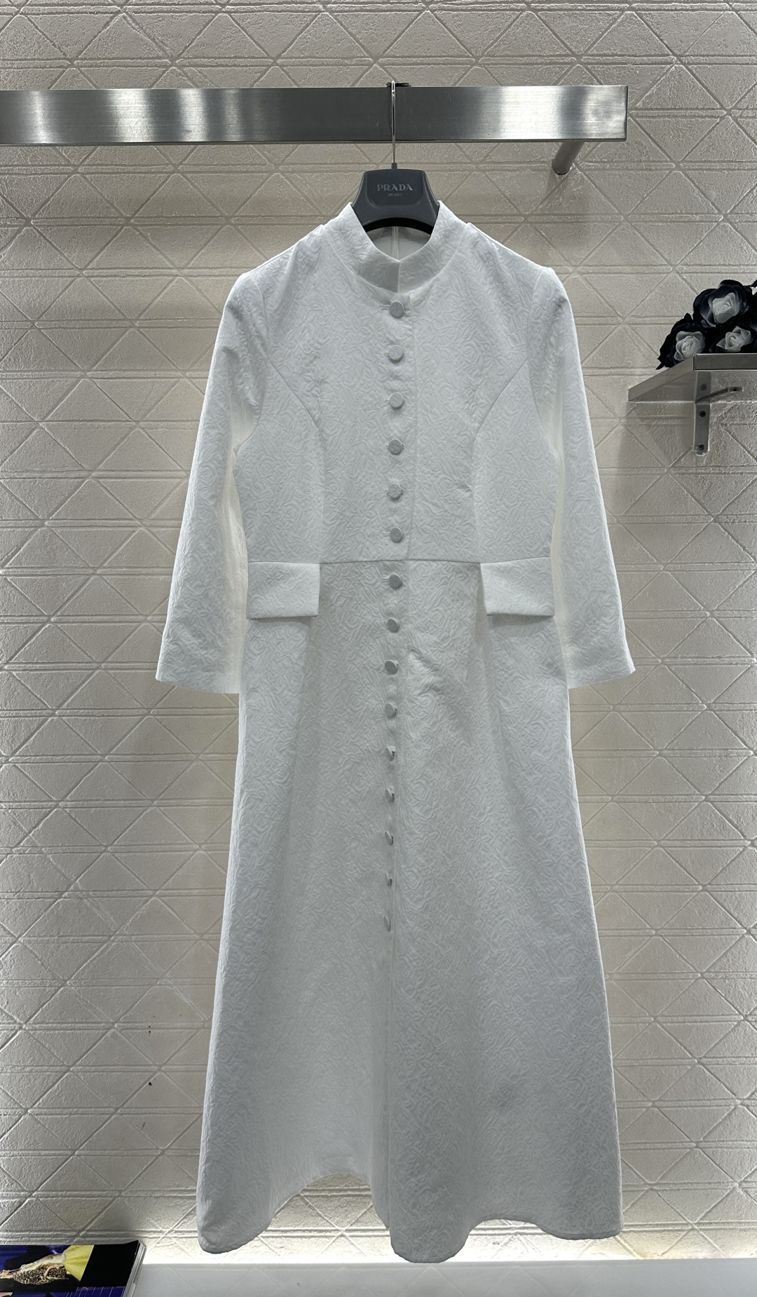 ♥Dio*♥2026新品上架 立领褶皱腰带连衣裙定制YB进口棉毛材质，工艺处理，面料呈现凹凸花朵藤蔓的褶