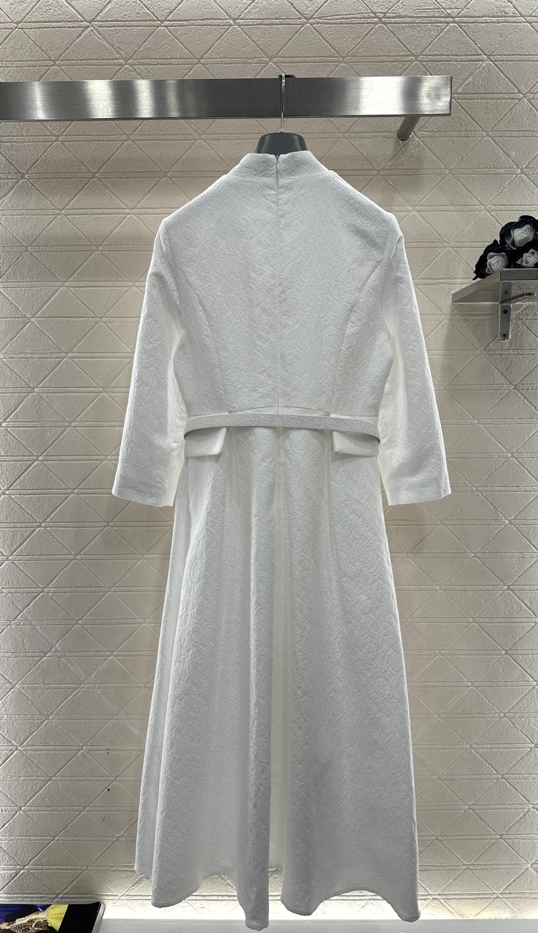 ♥Dio*♥2026新品上架 立领褶皱腰带连衣裙定制YB进口棉毛材质，工艺处理，面料呈现凹凸花朵藤蔓的褶