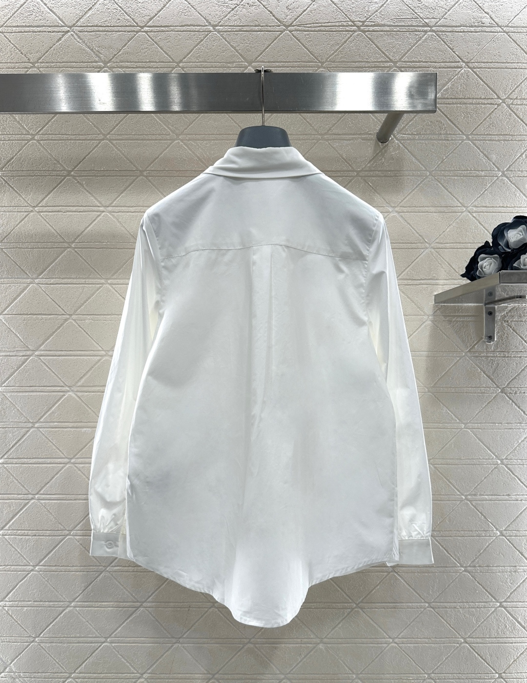 ♥Chane*♥2026新品上架 翻领褶皱花边衬衣定制YB斜纹全棉材质，质感光泽，舒适透气，翻领花边衬衫