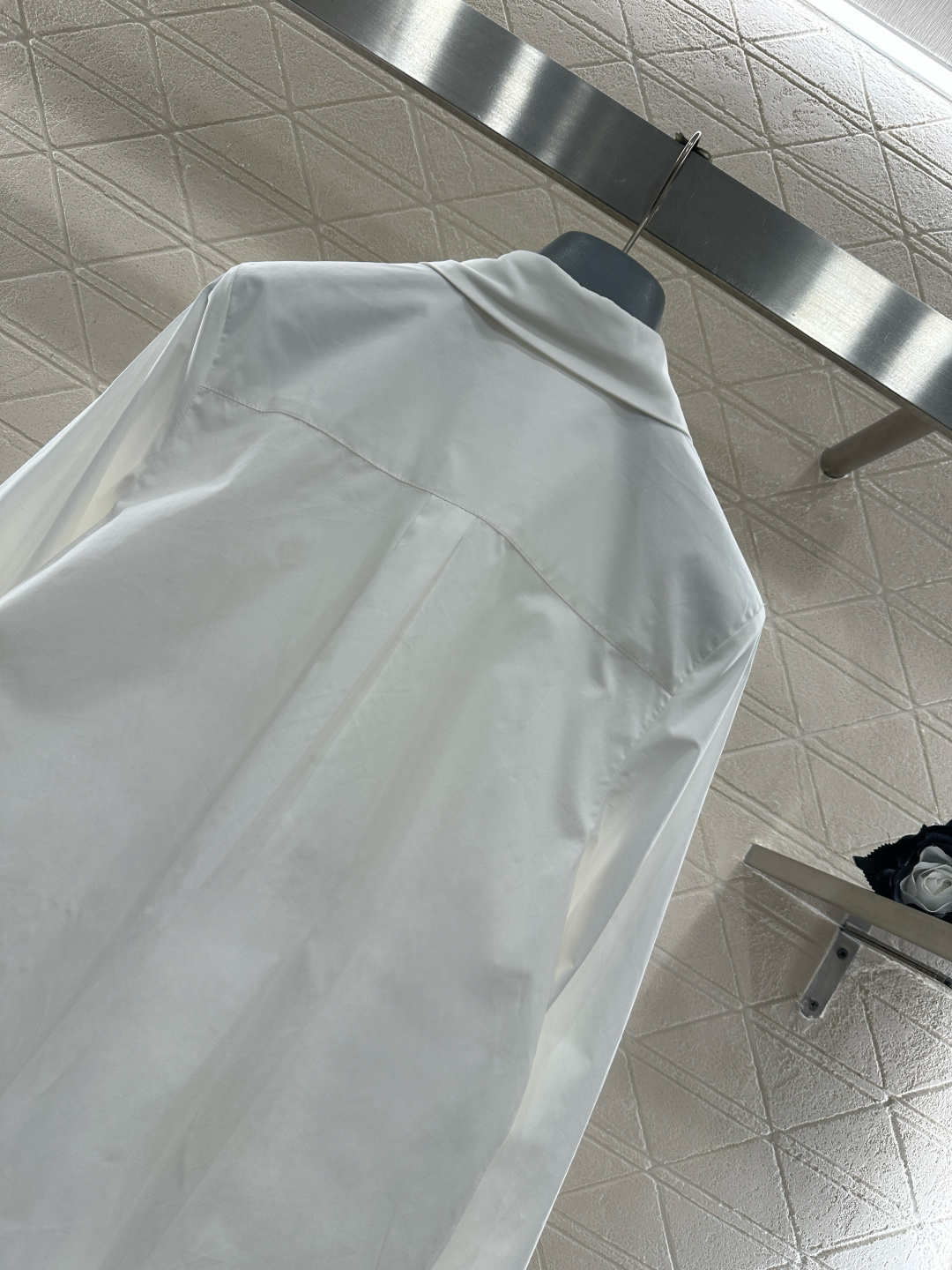 ♥Chane*♥2026新品上架 翻领褶皱花边衬衣定制YB斜纹全棉材质，质感光泽，舒适透气，翻领花边衬衫