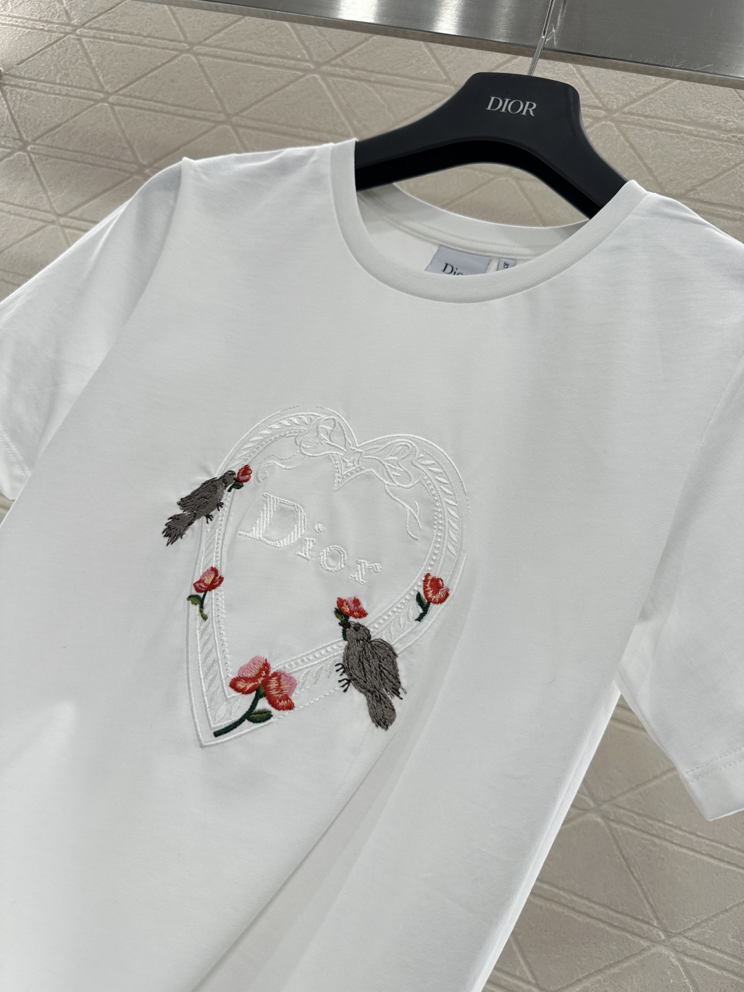 ♥Dio*♥2026新品上架 圆领刺绣徽标𝑇𝑒𝑒定制YB原生全棉材质，透气舒适，质感十足，修身短袖𝑇恤剪