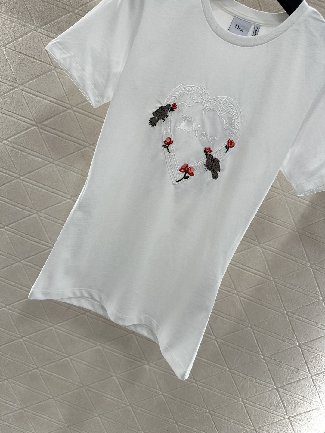 ♥Dio*♥2026新品上架 圆领刺绣徽标𝑇𝑒𝑒定制YB原生全棉材质，透气舒适，质感十足，修身短袖𝑇恤剪