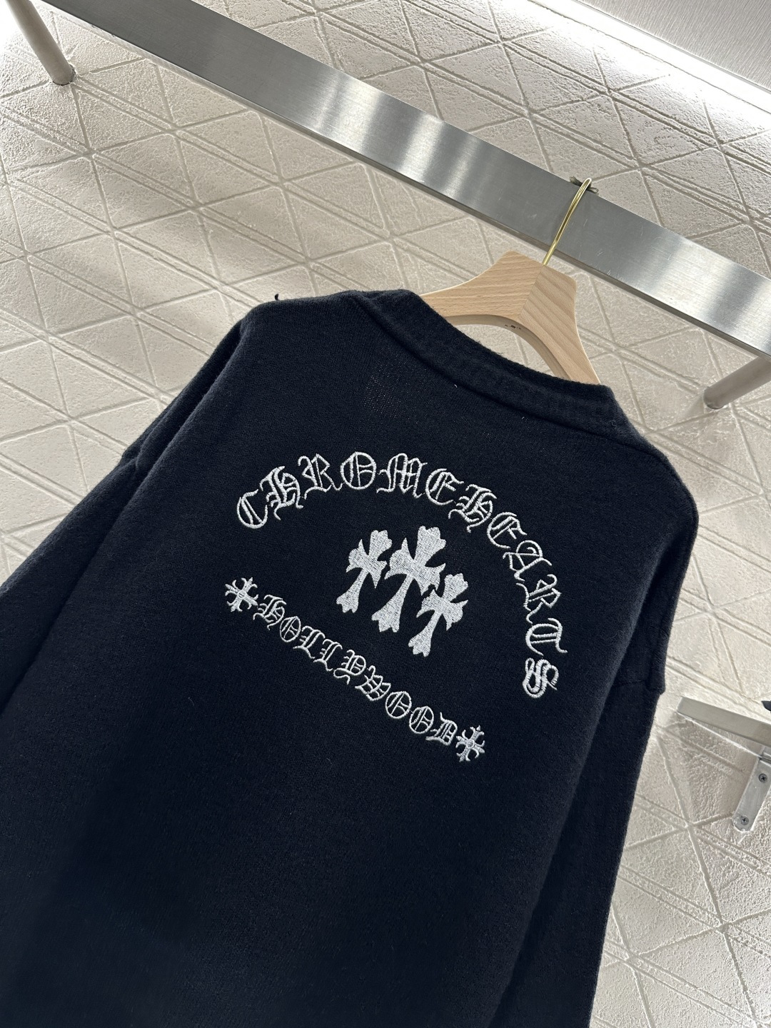 ♥Chrome hear*♥2026新品上架 刺绣廓形针织开衫定制YB羊毛纱线织造，质感细腻，穿搭舒适，