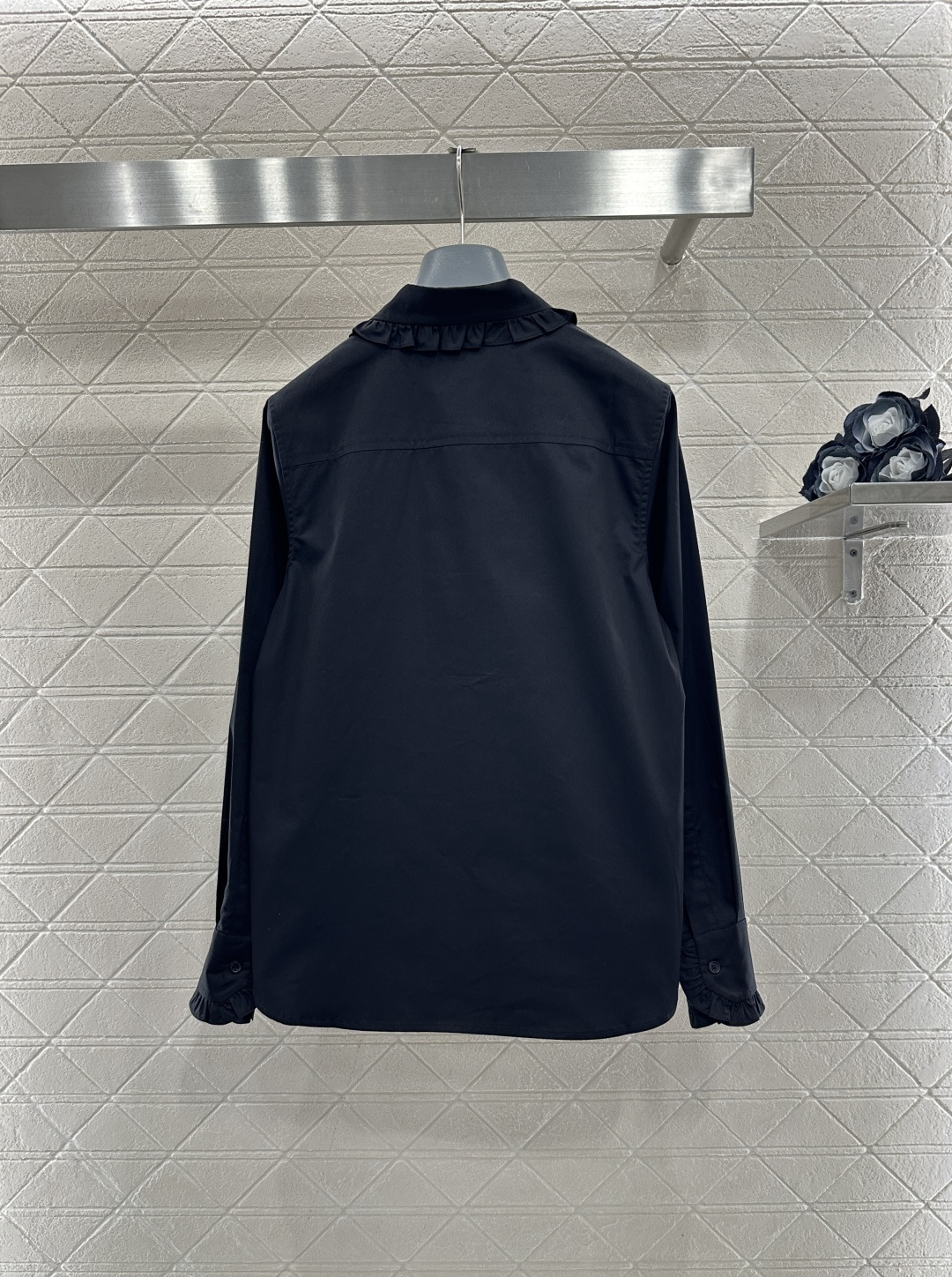 ♥Saint Lauren*♥2026新品上架 翻领褶皱花边衬衣定制YB斜纹全棉材质，质感光泽，舒适透气