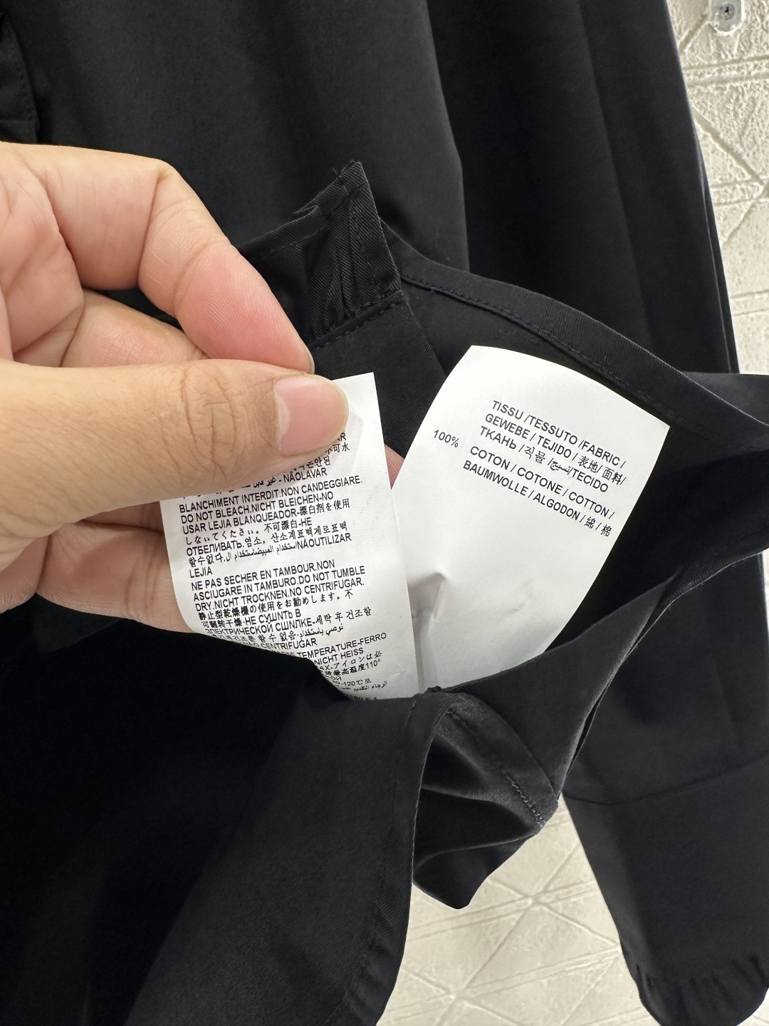 ♥Saint Lauren*♥2026新品上架 翻领褶皱花边衬衣定制YB斜纹全棉材质，质感光泽，舒适透气