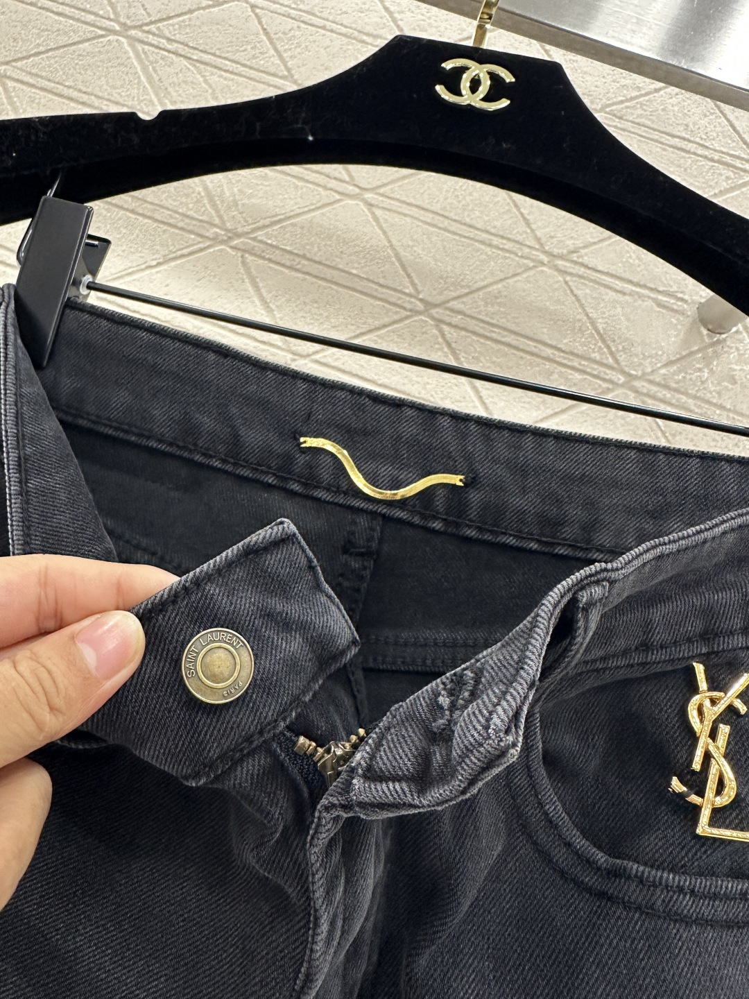 ♥Saint Lauren*♥2026新品上架 微喇修身高腰牛仔长裤定制YB进口斜纹棉牛仔材质，弹力舒适