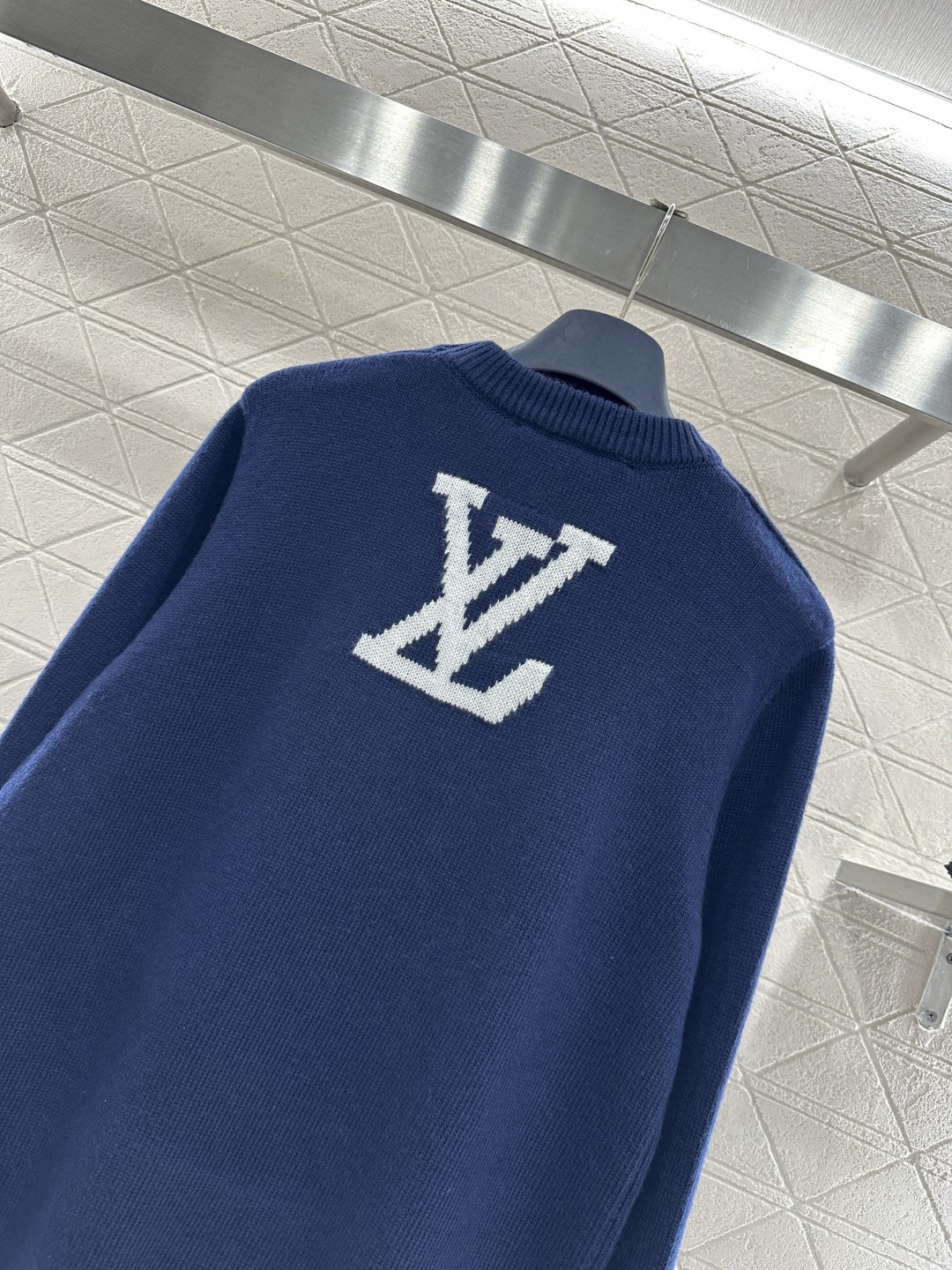 ♥Louis vuitto*♥2026新品上架 圆领针织套头毛衣定制YB羊毛纱线织造，质感细腻，穿搭舒适