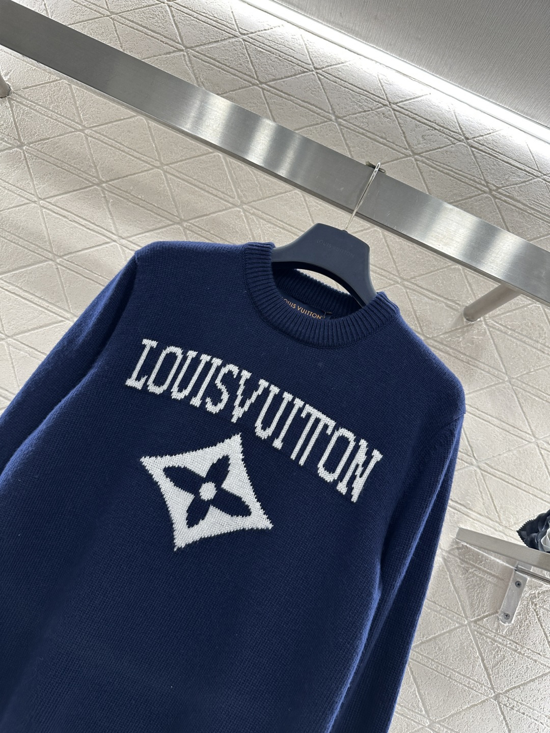 ♥Louis vuitto*♥2026新品上架 圆领针织套头毛衣定制YB羊毛纱线织造，质感细腻，穿搭舒适