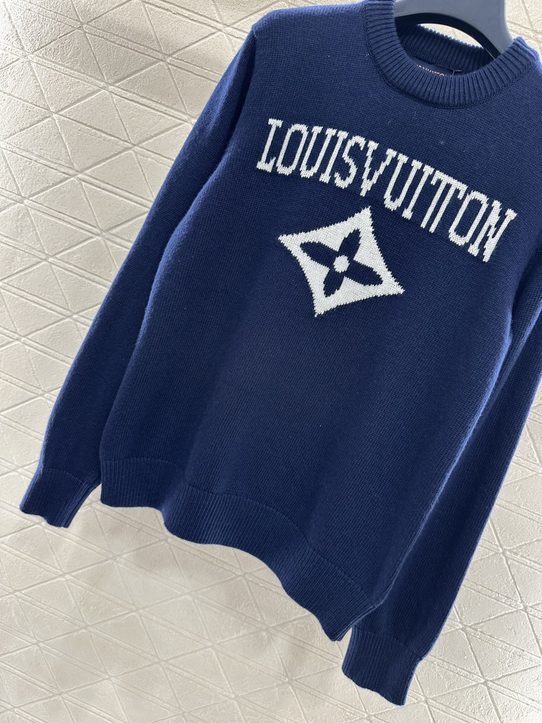 ♥Louis vuitto*♥2026新品上架 圆领针织套头毛衣定制YB羊毛纱线织造，质感细腻，穿搭舒适