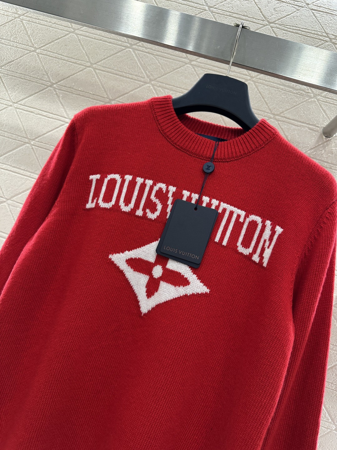 ♥Louis vuitto*♥2026新品上架 圆领针织套头毛衣定制YB羊毛纱线织造，质感细腻，穿搭舒适
