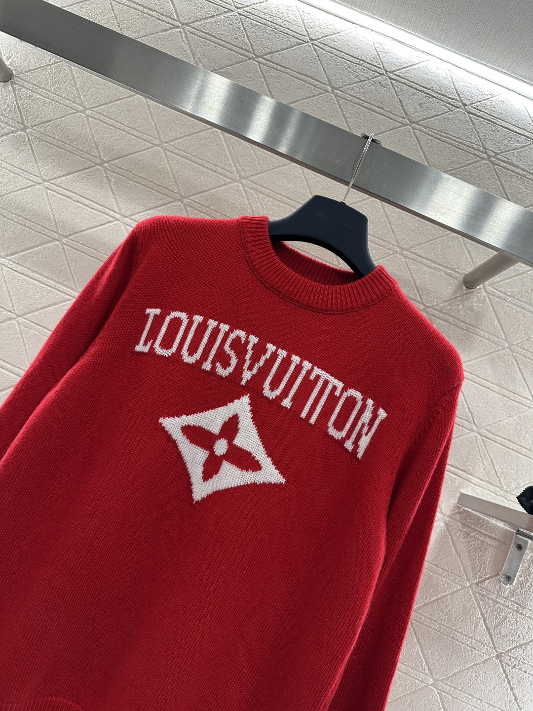 ♥Louis vuitto*♥2026新品上架 圆领针织套头毛衣定制YB羊毛纱线织造，质感细腻，穿搭舒适