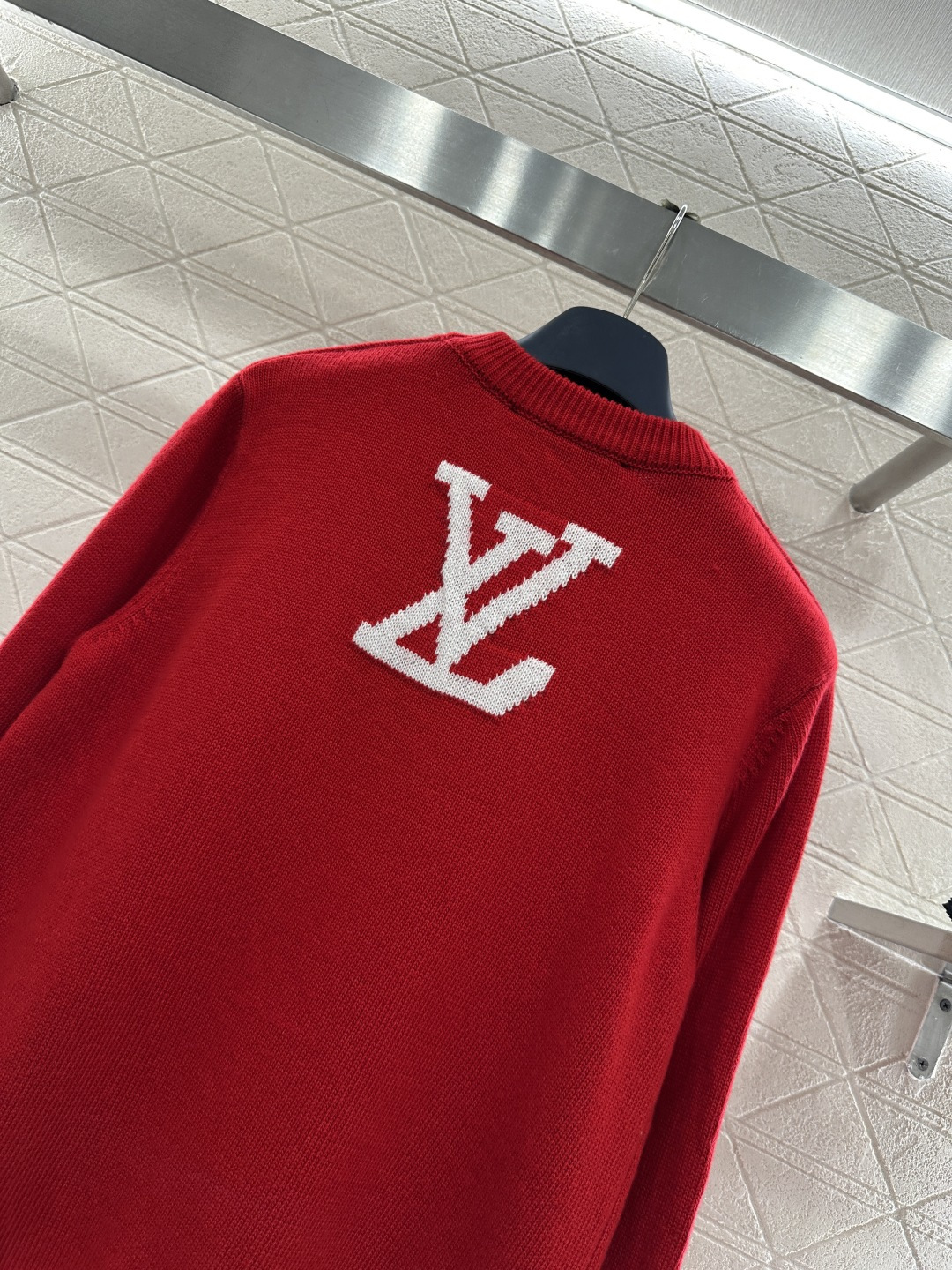 ♥Louis vuitto*♥2026新品上架 圆领针织套头毛衣定制YB羊毛纱线织造，质感细腻，穿搭舒适