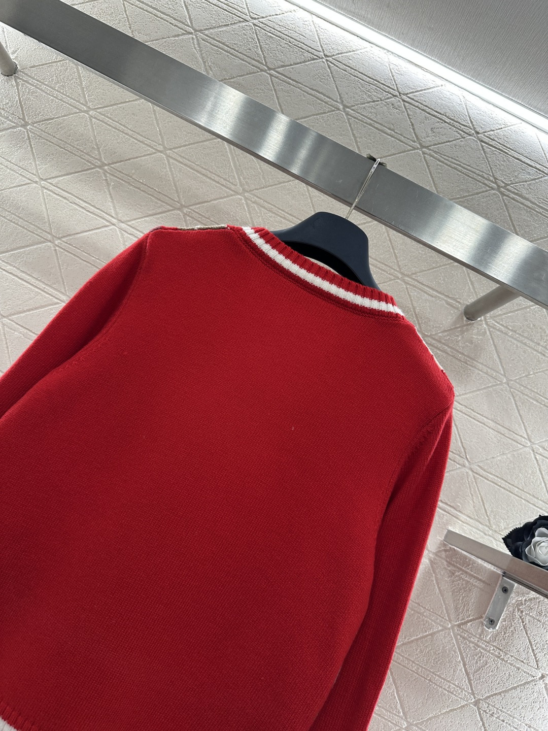 ♥Louis vuitto*♥2025新品上架 桃心领刺绣套头毛衣定制YB羊毛针织材质，质感高级，舒适保