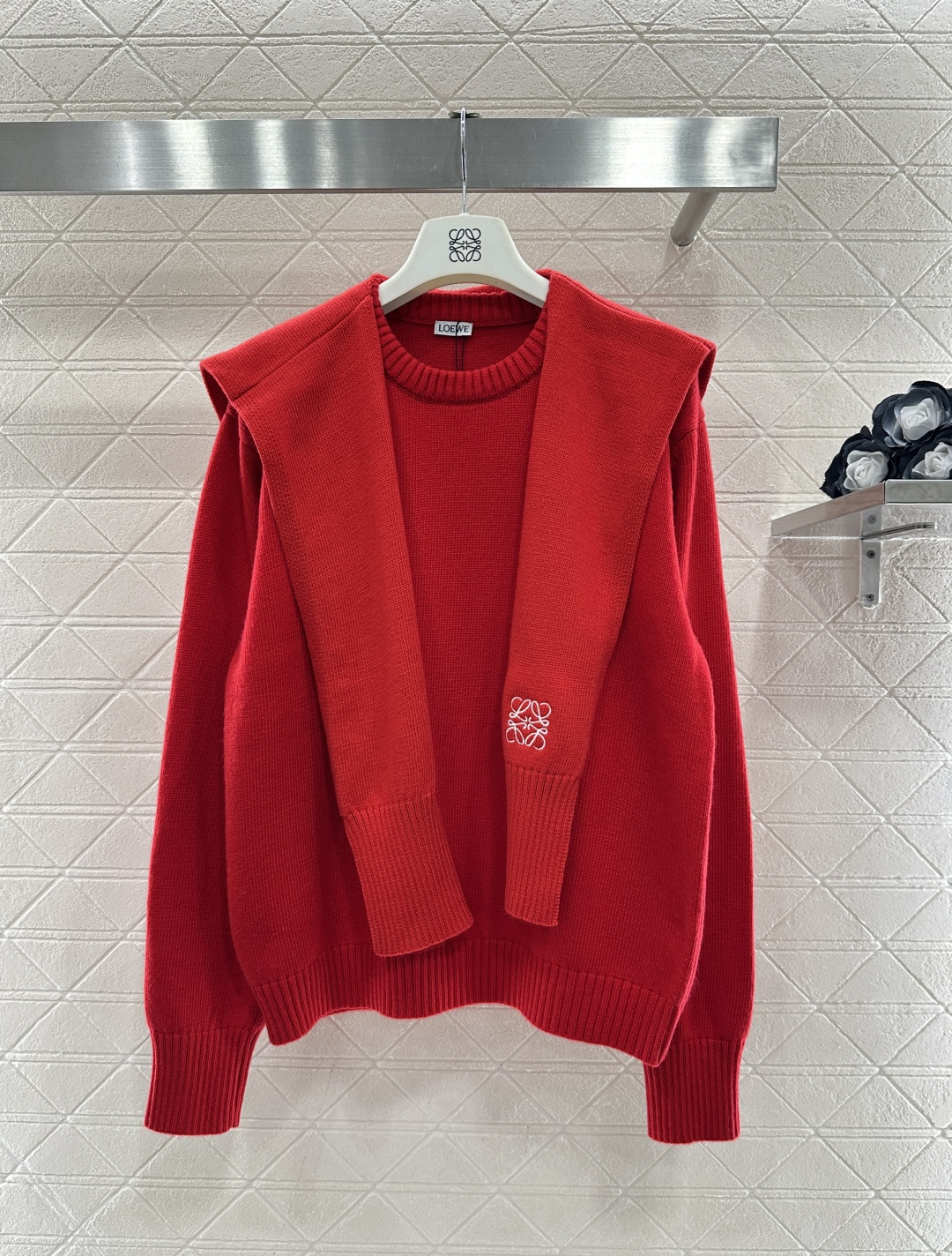 ♥Loew*♥2026新品上架 披肩领两件套针织毛衣定制YB羊毛纱线织造，质感细腻，穿搭舒适，圆领针织套