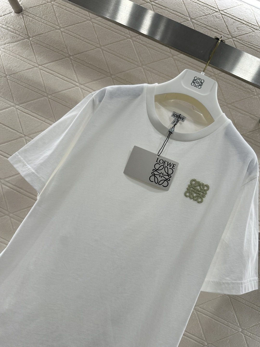 ♥Loew*♥2026新品上架 刺绣图腾徽标𝑇𝑒𝑒定制YB丝光全棉材质，透气舒适，质感十足，常规短袖T恤
