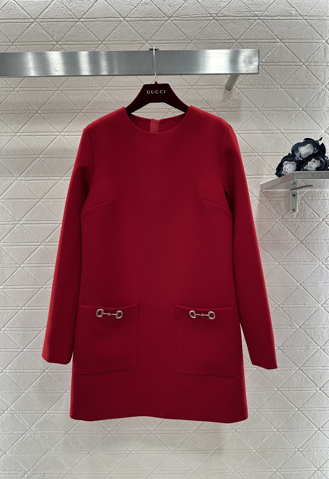 ♥gucc*♥2026新品上架 圆领马蹄扣短袖连衣裙定制YB进口醋酸材质，成衣光泽，质感品相上乘，短袖连