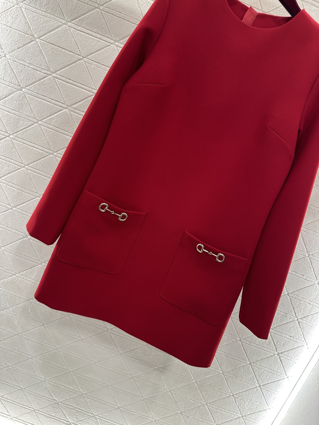 ♥gucc*♥2026新品上架 圆领马蹄扣短袖连衣裙定制YB进口醋酸材质，成衣光泽，质感品相上乘，短袖连