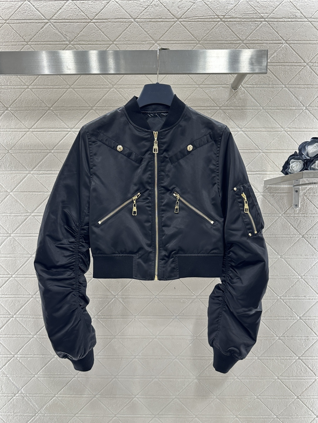 ♥Louis vuitto*♥2026新品上架 拉链解构夹克外套半裙套装定制YB进口材质，质感光泽，挺括