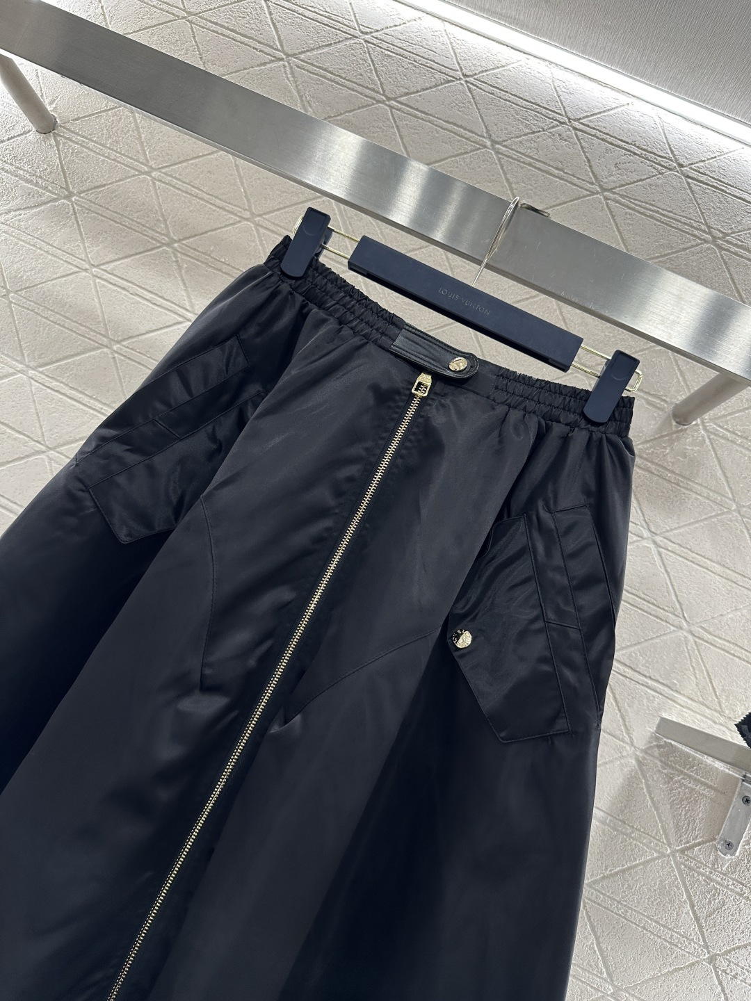 ♥Louis vuitto*♥2026新品上架 拉链解构夹克外套半裙套装定制YB进口材质，质感光泽，挺括