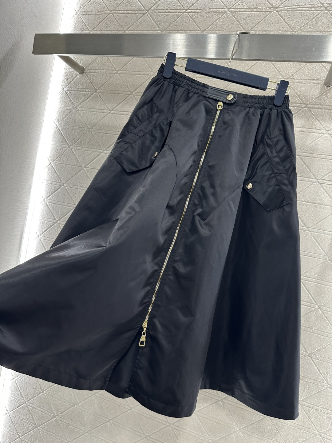 ♥Louis vuitto*♥2026新品上架 拉链解构夹克外套半裙套装定制YB进口材质，质感光泽，挺括