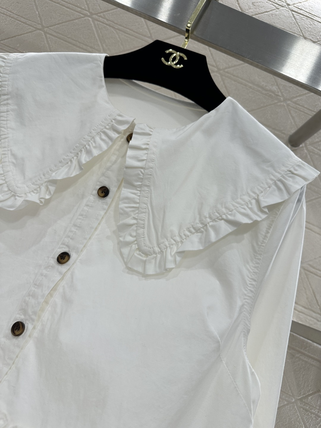 ♥Gann*♥2026新品上架 褶皱花边娃娃领衬衫定制YB原生全棉材质，质感细腻，穿搭舒适，娃娃领开襟衬