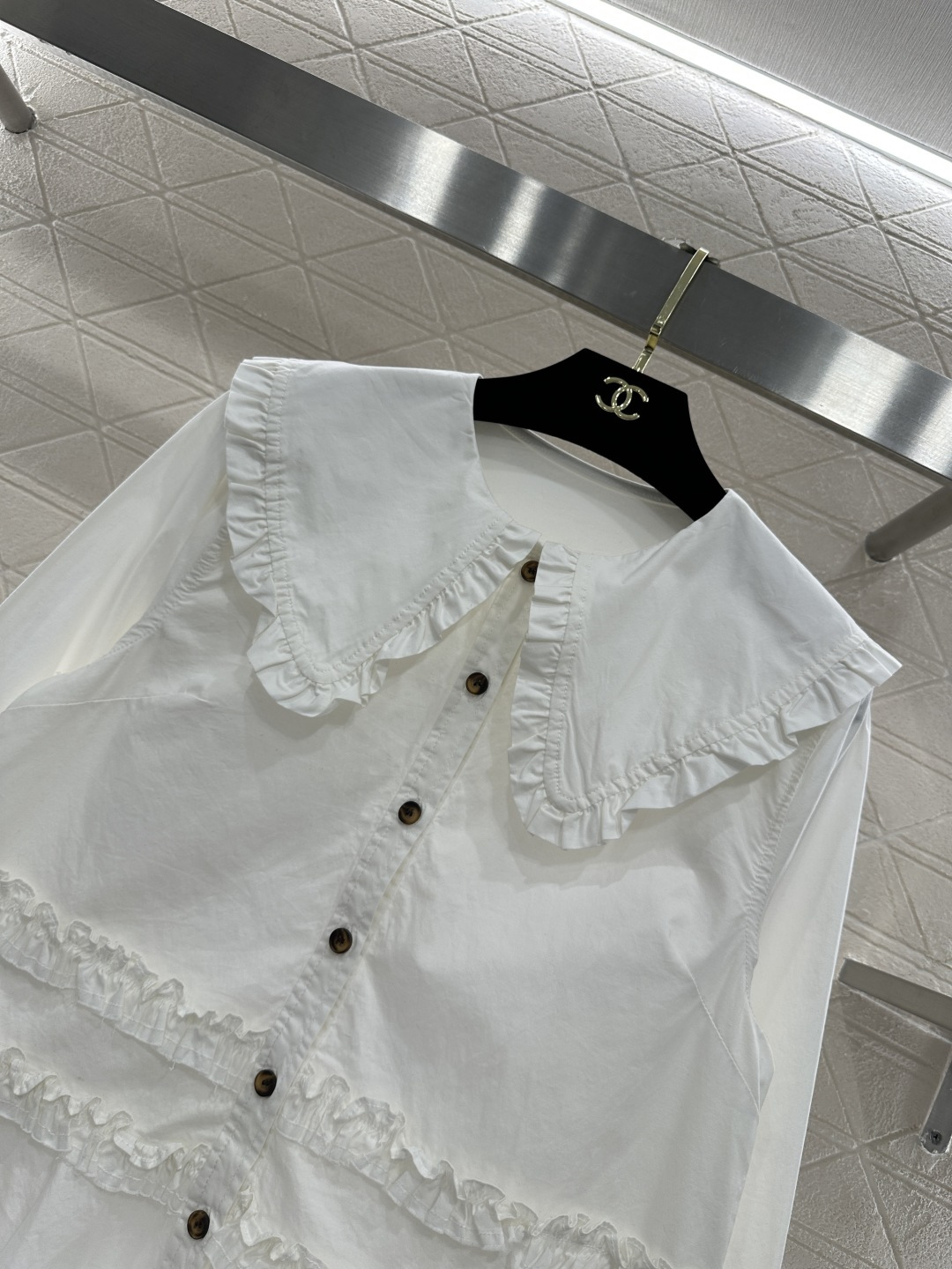 ♥Gann*♥2026新品上架 褶皱花边娃娃领衬衫定制YB原生全棉材质，质感细腻，穿搭舒适，娃娃领开襟衬