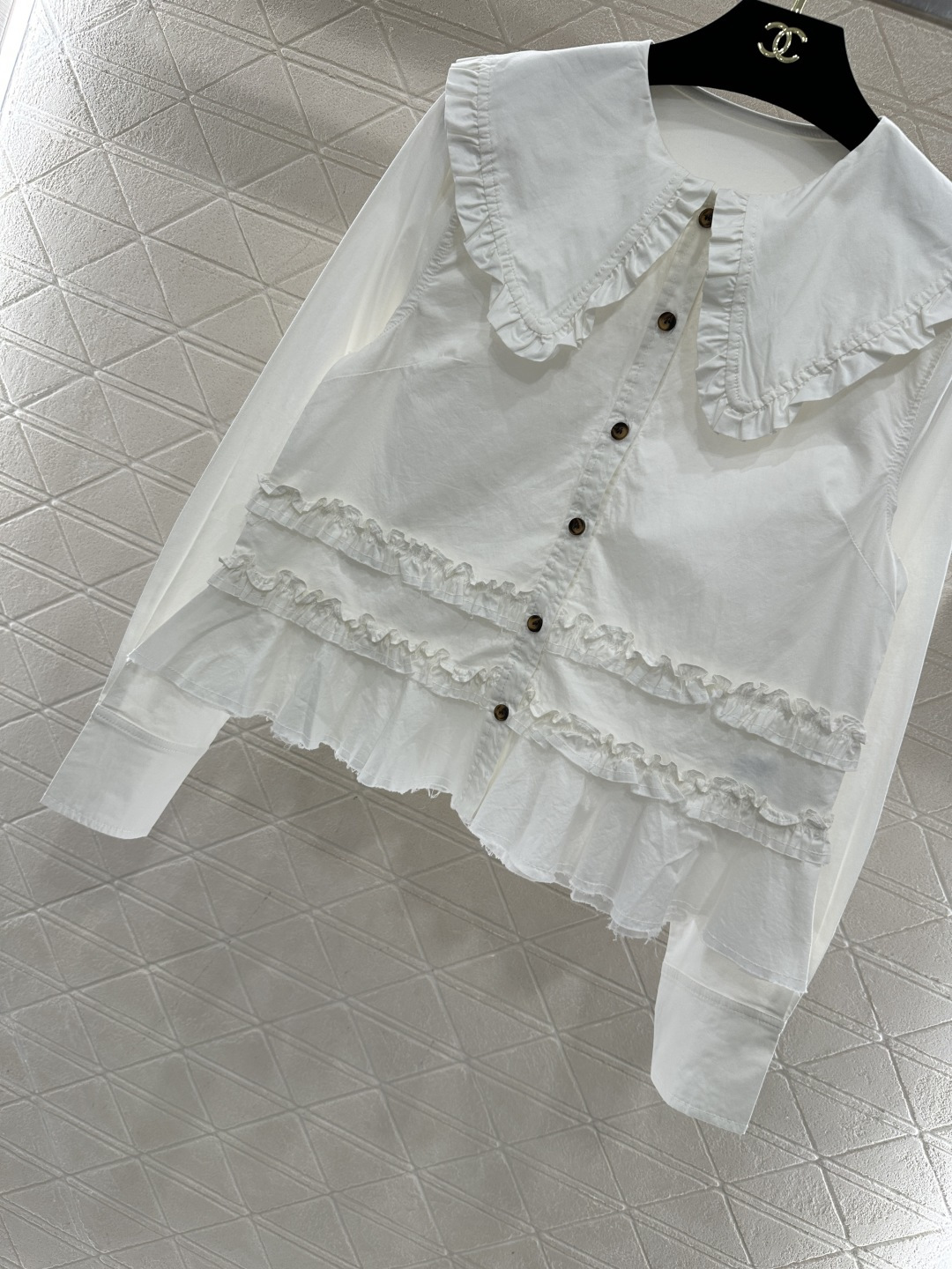 ♥Gann*♥2026新品上架 褶皱花边娃娃领衬衫定制YB原生全棉材质，质感细腻，穿搭舒适，娃娃领开襟衬