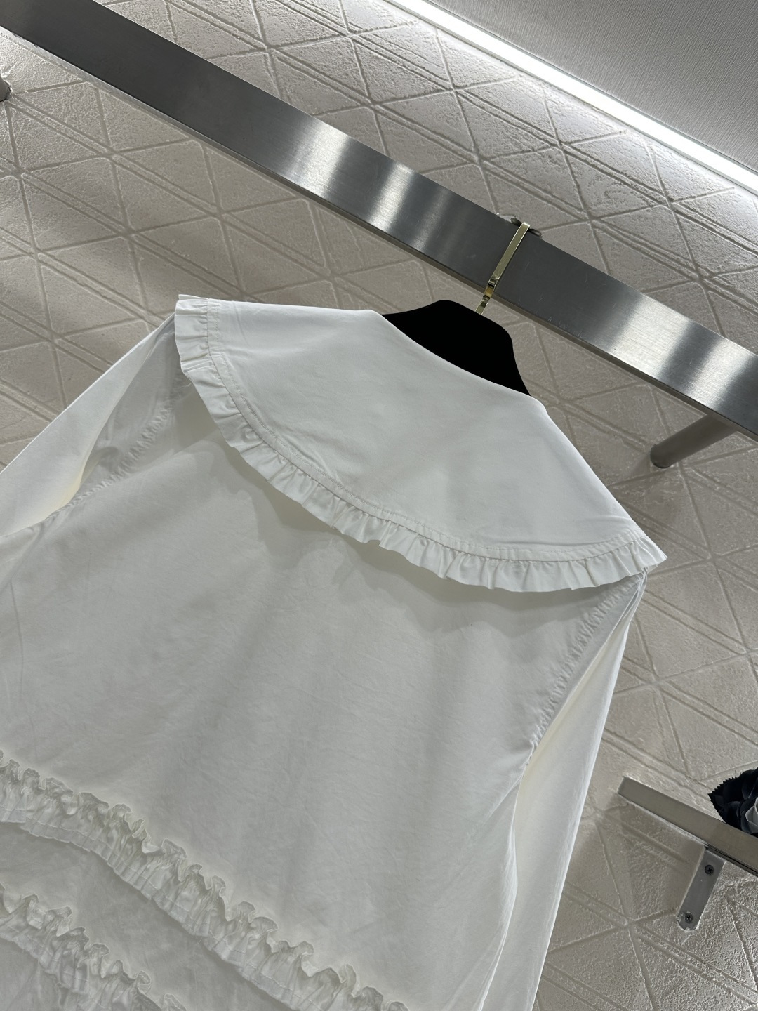 ♥Gann*♥2026新品上架 褶皱花边娃娃领衬衫定制YB原生全棉材质，质感细腻，穿搭舒适，娃娃领开襟衬