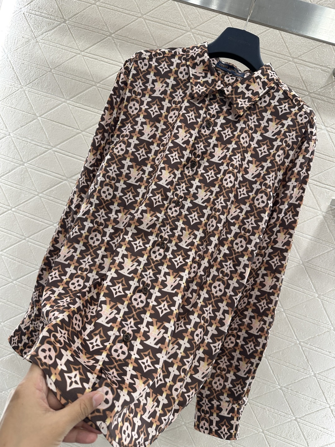 ♥Louis vuitto*♥2026新品上架 活性印花丝绸衬衫定制YB进口丝绸材质，质感光泽，舒适养肤
