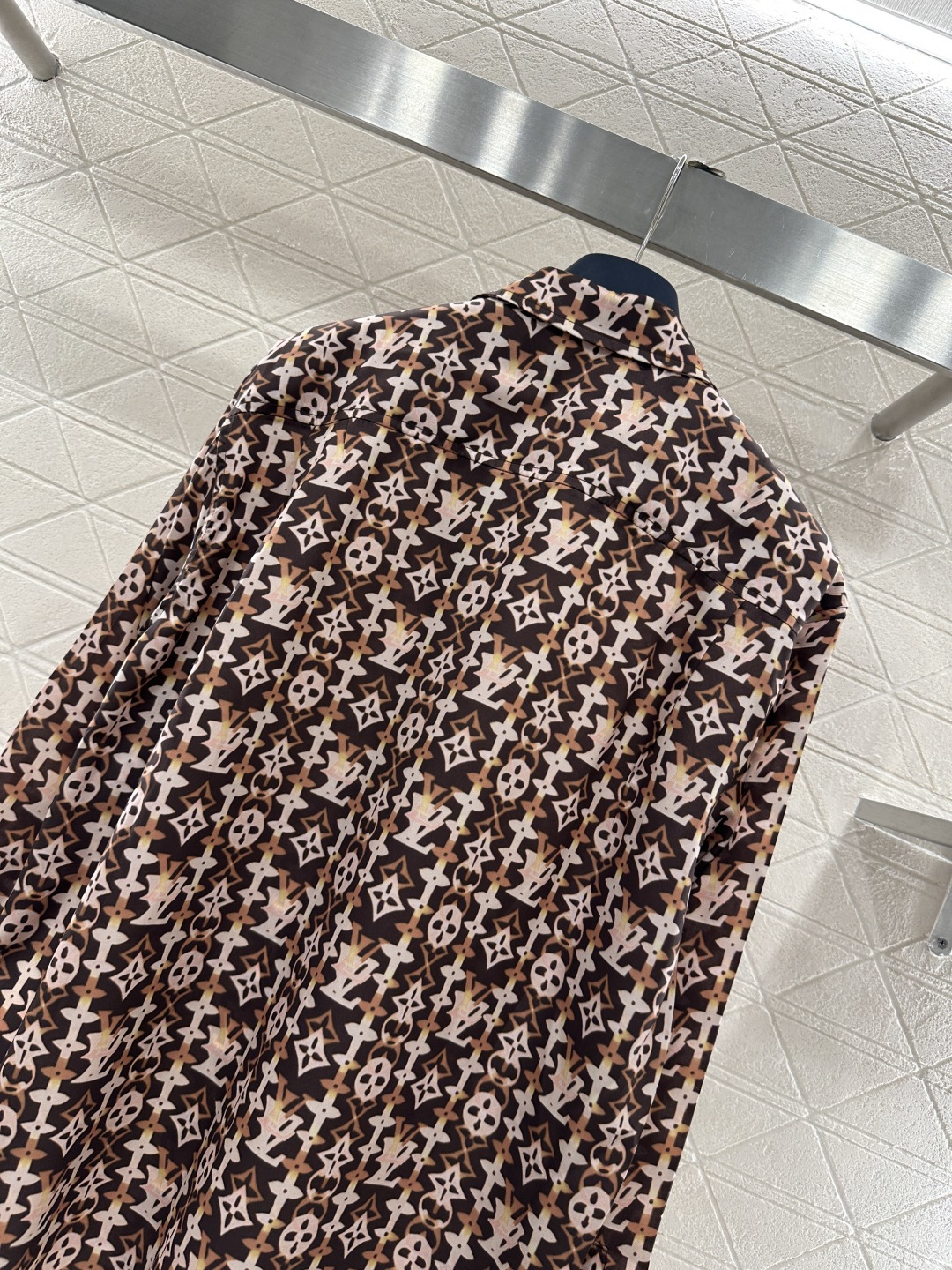 ♥Louis vuitto*♥2026新品上架 活性印花丝绸衬衫定制YB进口丝绸材质，质感光泽，舒适养肤