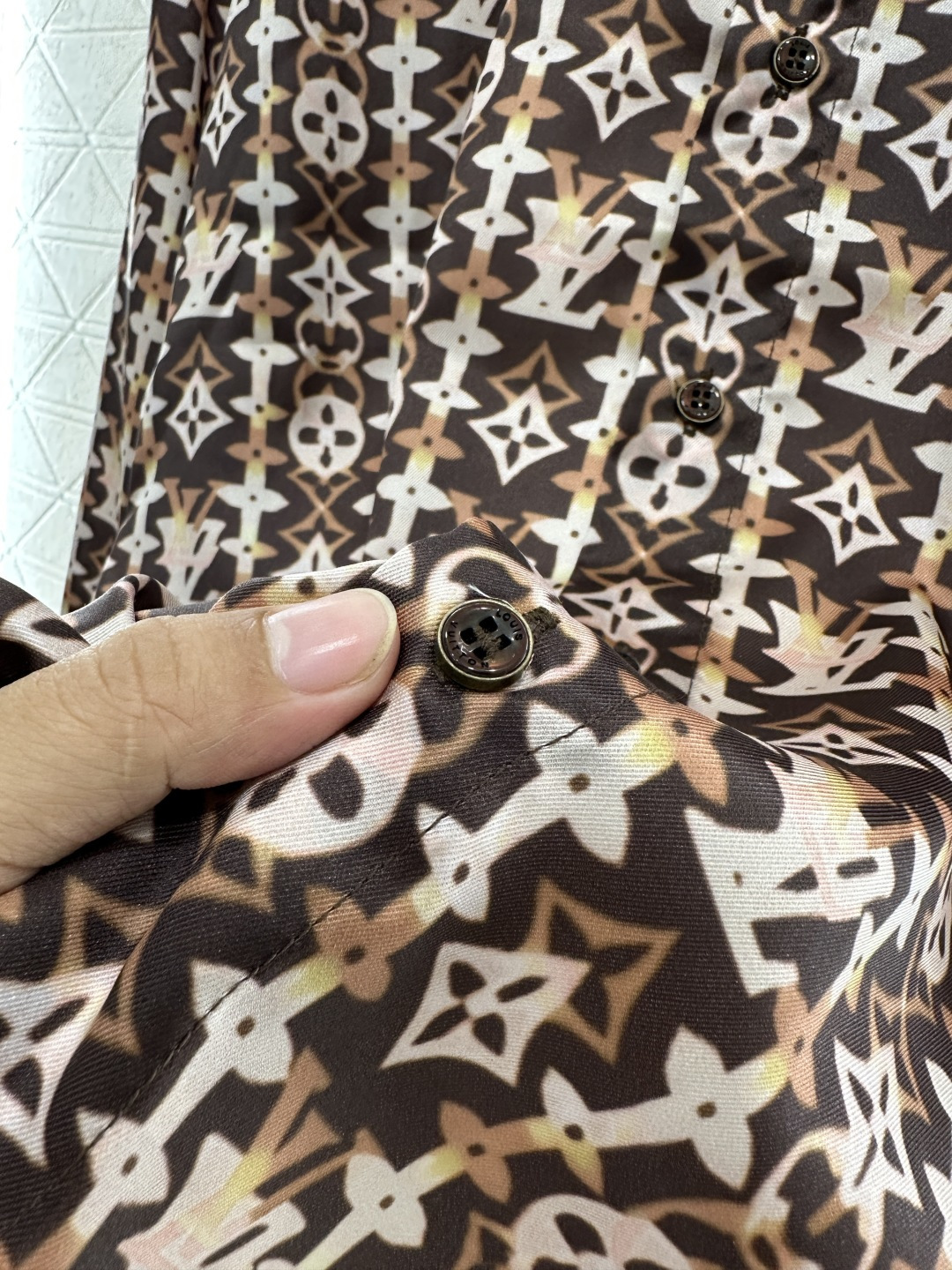 ♥Louis vuitto*♥2026新品上架 活性印花丝绸衬衫定制YB进口丝绸材质，质感光泽，舒适养肤