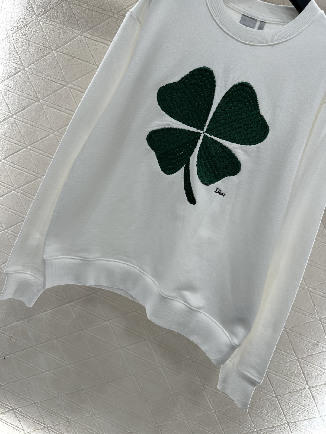 ♥Dio*♥2026新品上架 圆领刺绣四叶草字母卫衣定制YB原生全棉材质，穿搭透气，舒适有型，圆领套头卫