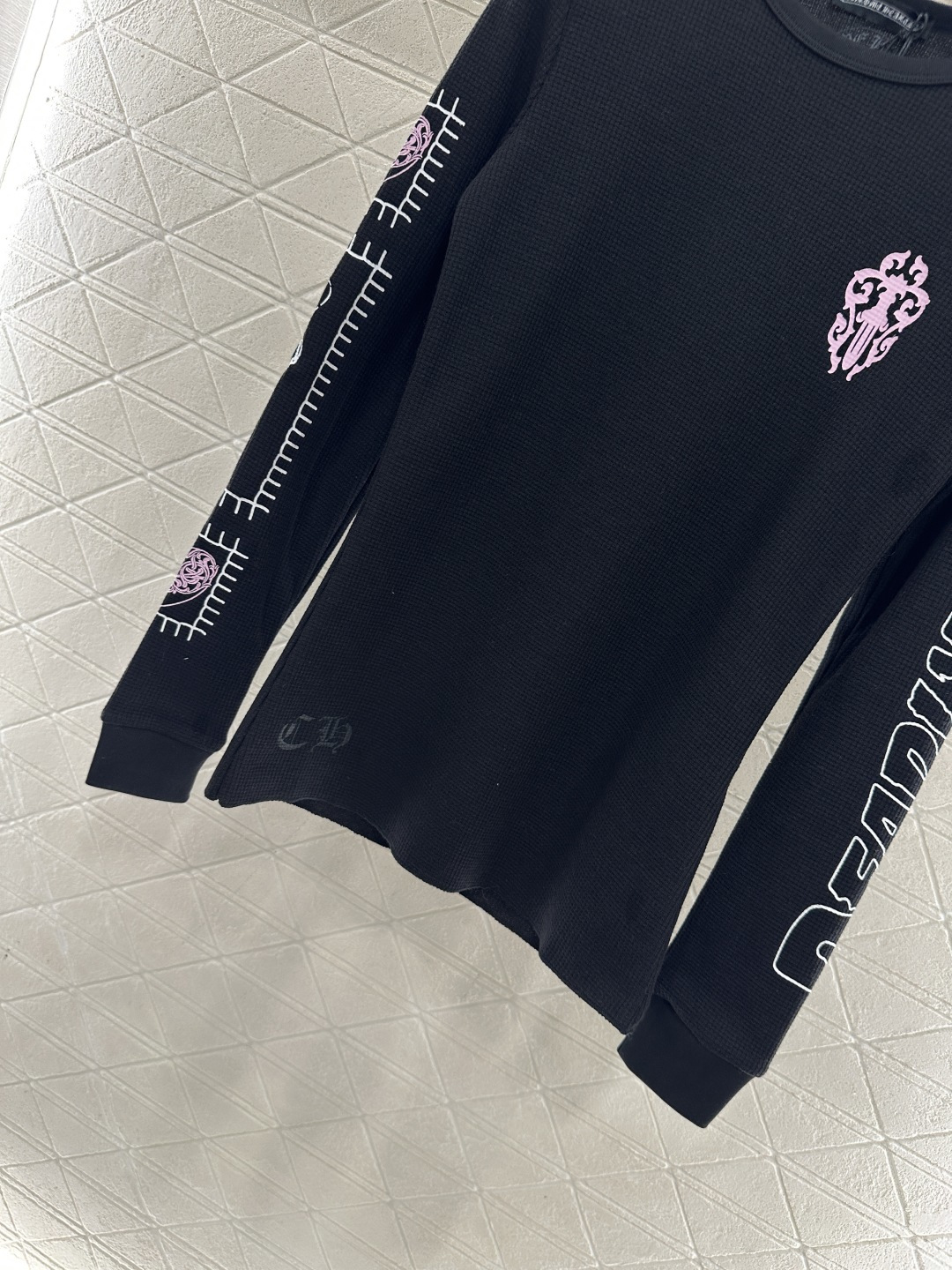 ♥Chrome hear*♥2026新品上架 十字架全棉上衣定制YB斜纹全棉材质，质感细腻，穿搭弹力舒适