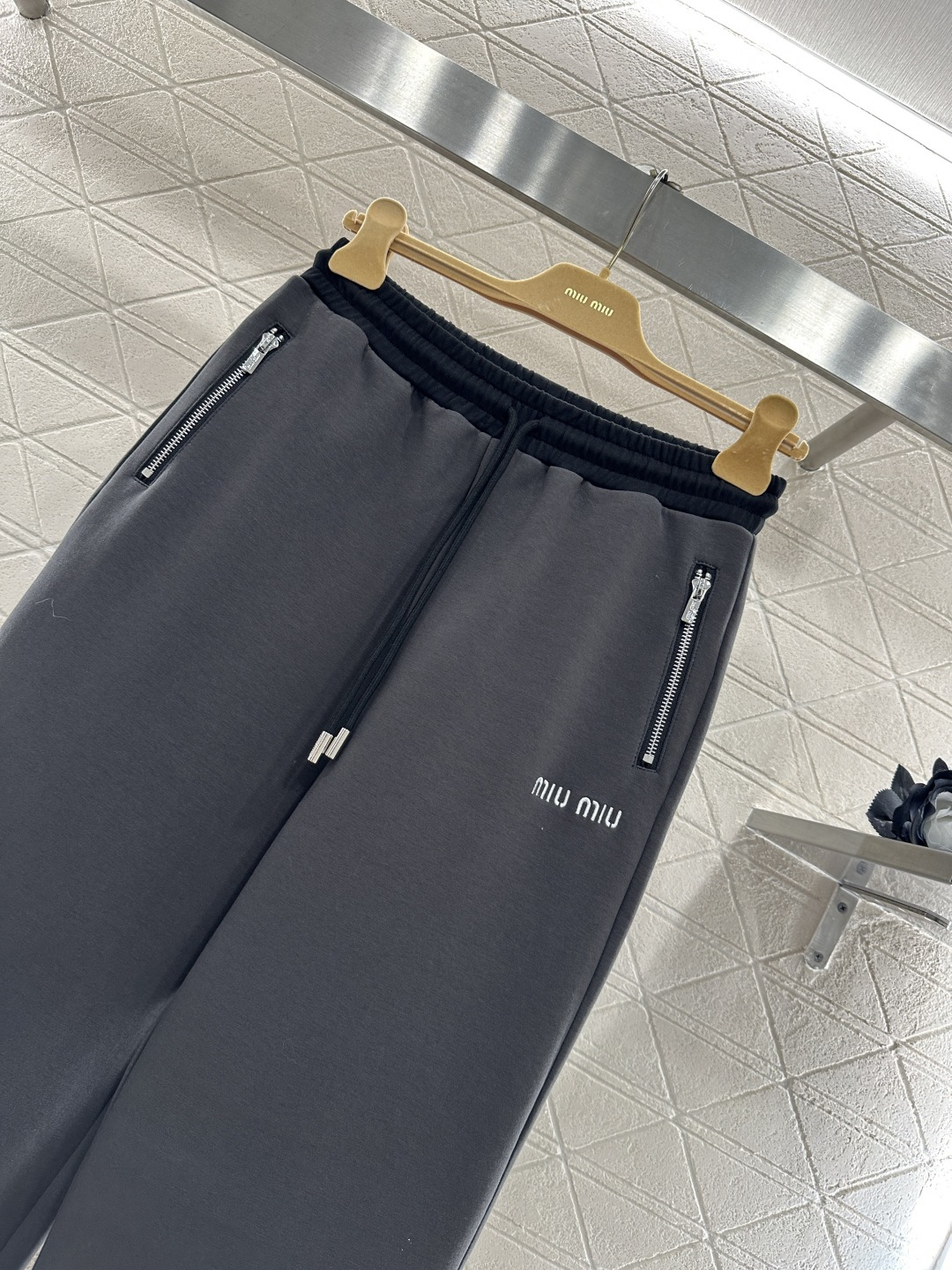 ♥Miumi*♥2026新品上架 拼色休闲夹克长裤套装定制YB斜纹空气棉材质，质感高级，品相十足，休闲套