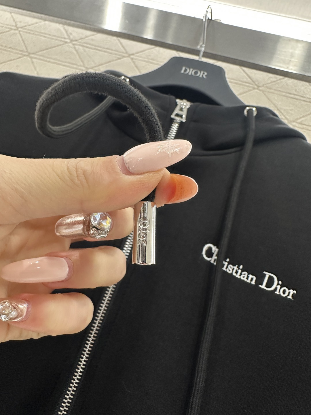 ♥Dio*♥2026新品上架 连帽抽绳拉链卫衣外套定制YB进口材质，舒适软糯，穿搭洋气，连帽拉链卫衣外套