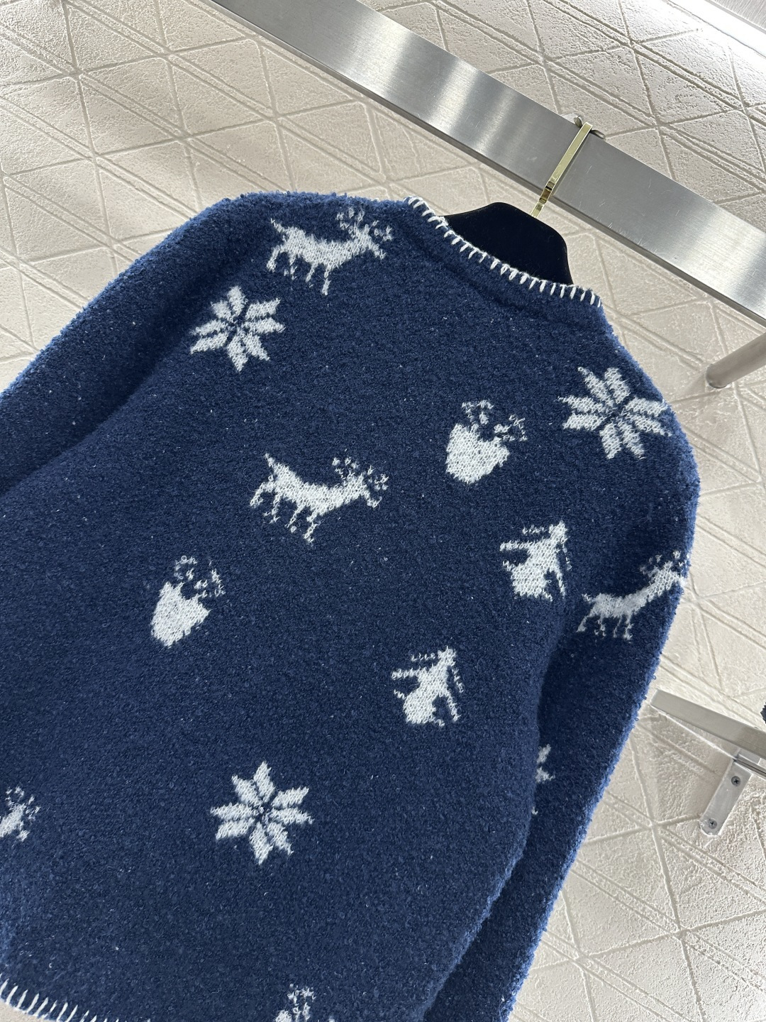 ♥Chane*♥2026新品上架 提花针织开衫定制YB羊毛纱线织造，质感细腻，穿搭舒适，圆领开衫剪裁，提