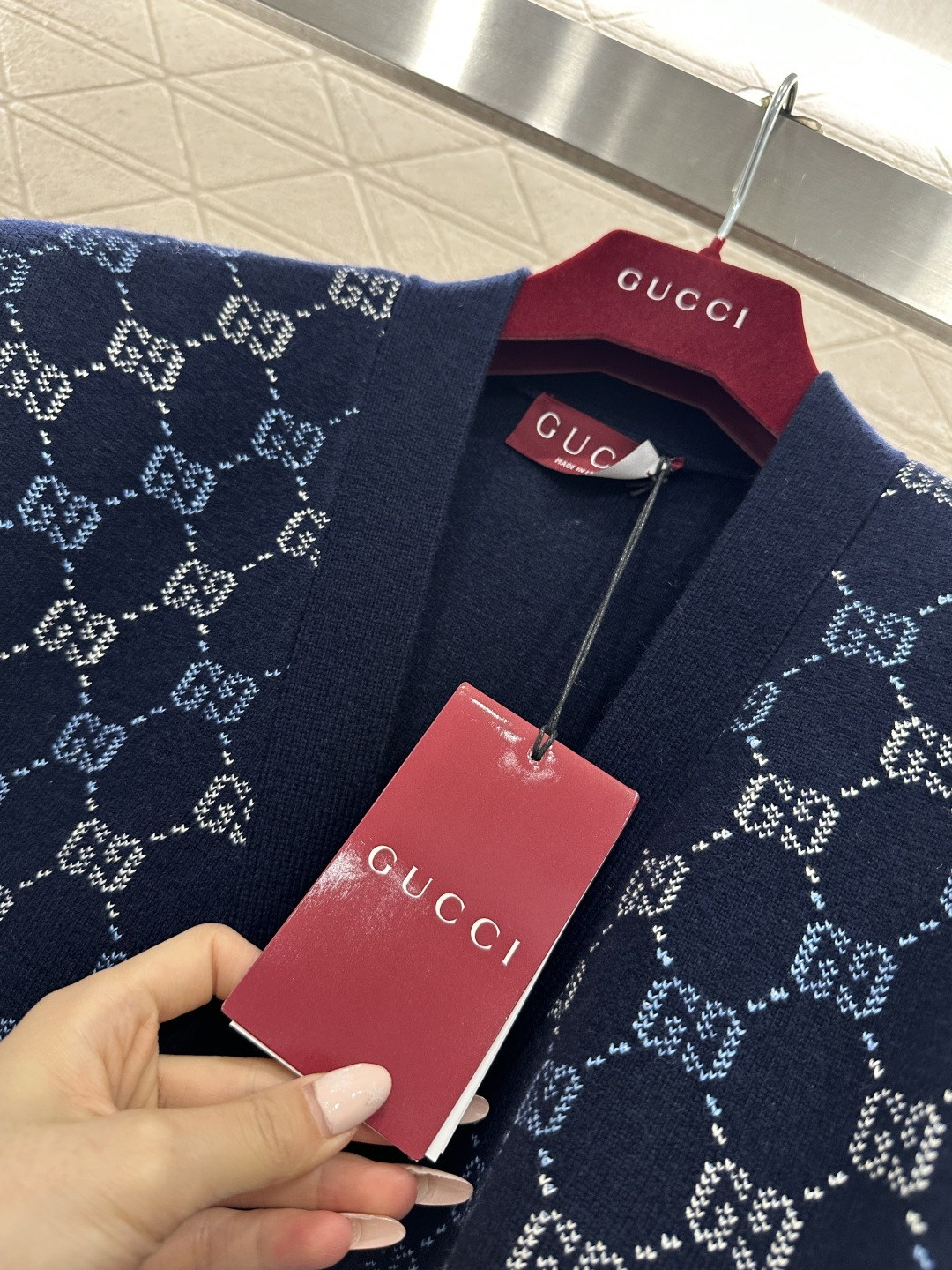 ♥Gucc*♥2026新品上架 提花针织开衫外套定制YB羊绒羊毛纱线织造，质感高级，穿搭舒适，宽松开衫剪