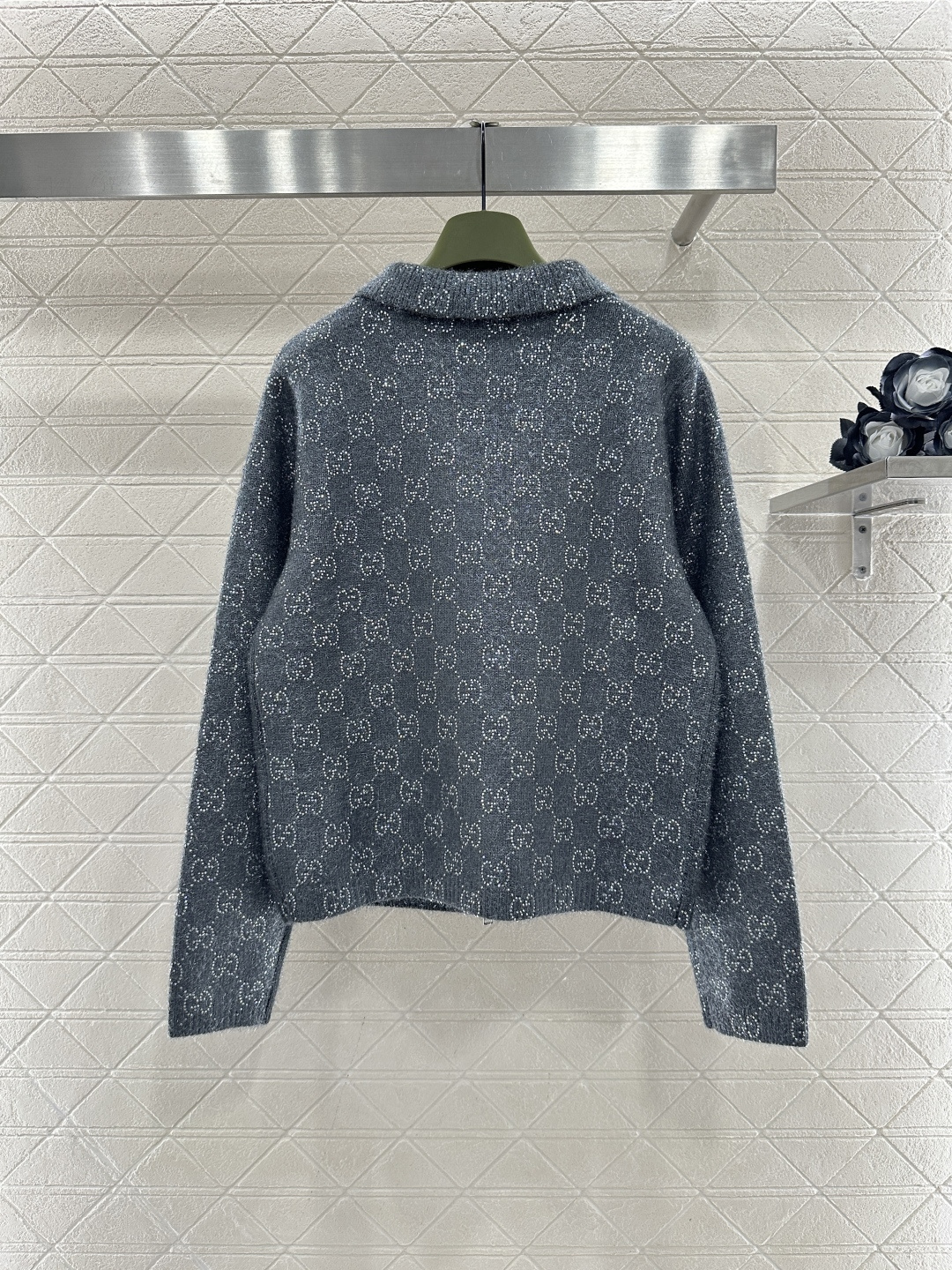 ♥Gucc*♥2026新品上架 翻领烫钻提花针织外套定制YB棉毛纱线织造，提花工艺处理，通体立体菱格分布