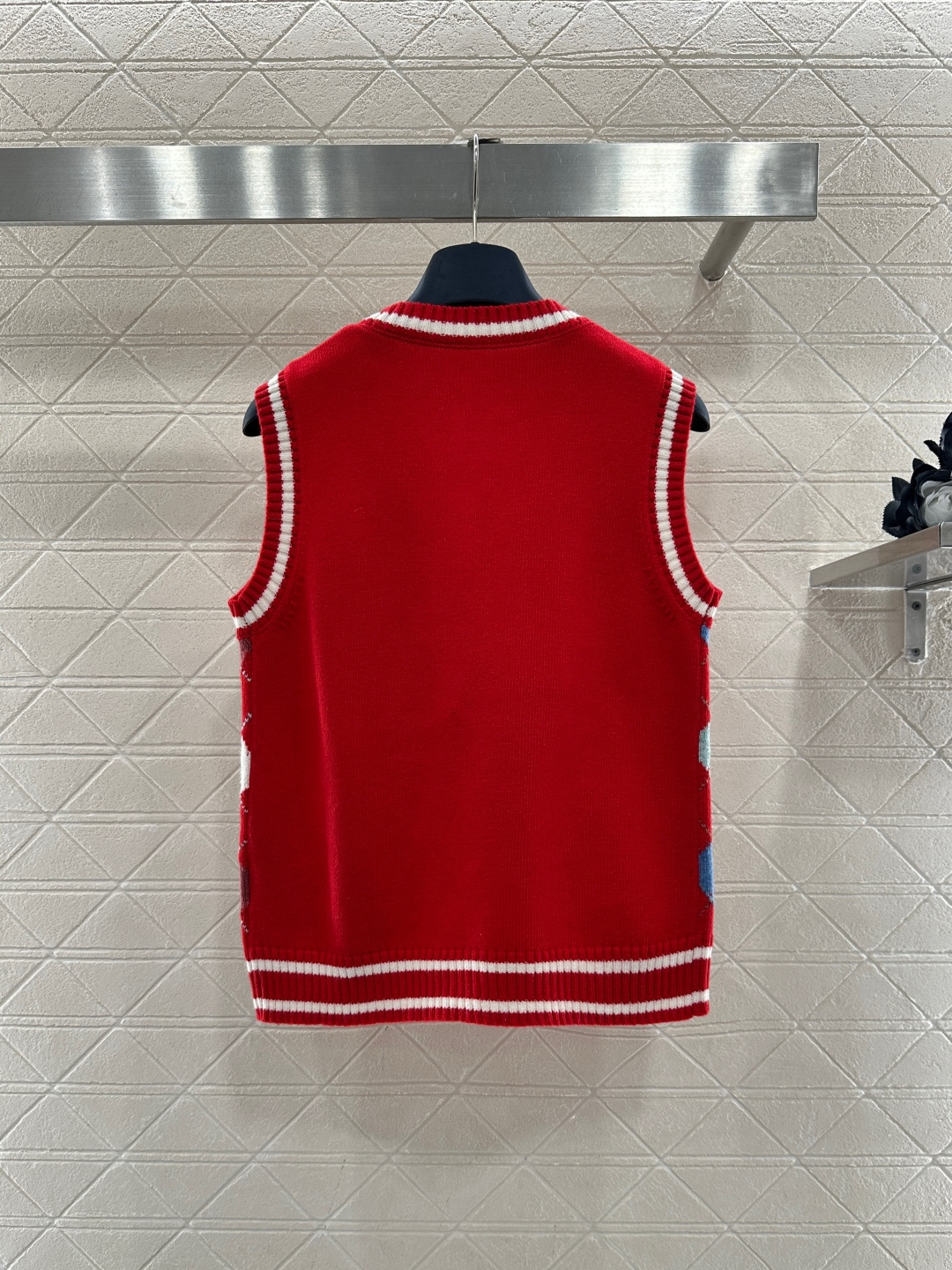 ♥Louis vuitto*♥2026新品上架 桃心领刺绣针织马甲定制YB羊毛针织材质，质感高级，舒适保