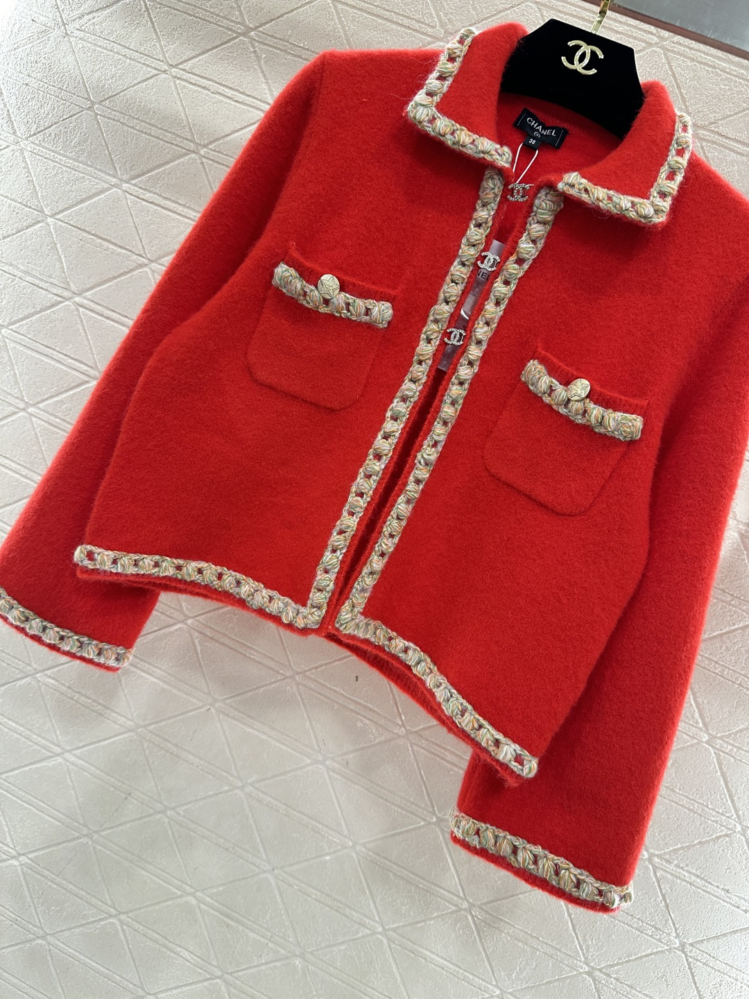 ♥Chane*♥2025新品上架 编织捆边针织开衫定制YB羊绒羊毛纱线织造，穿搭舒适，柔软细腻，翻领针织