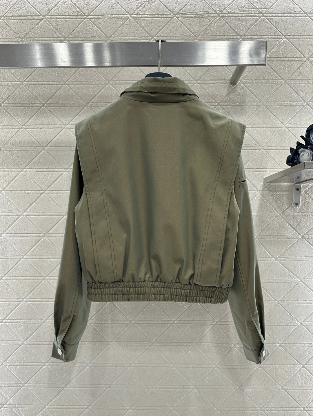 ♥Louis Vuitto*♥2026新品上架 短款垫肩翻领夹克外套定制YB进口风衣材质，其特性微弹舒适