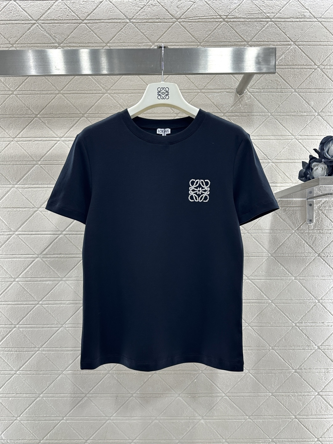 ♥Loew*♥2026新品上架 钉珠图腾徽标𝑇𝑒𝑒定制YB丝光全棉材质，透气舒适，质感十足，常规短袖T恤