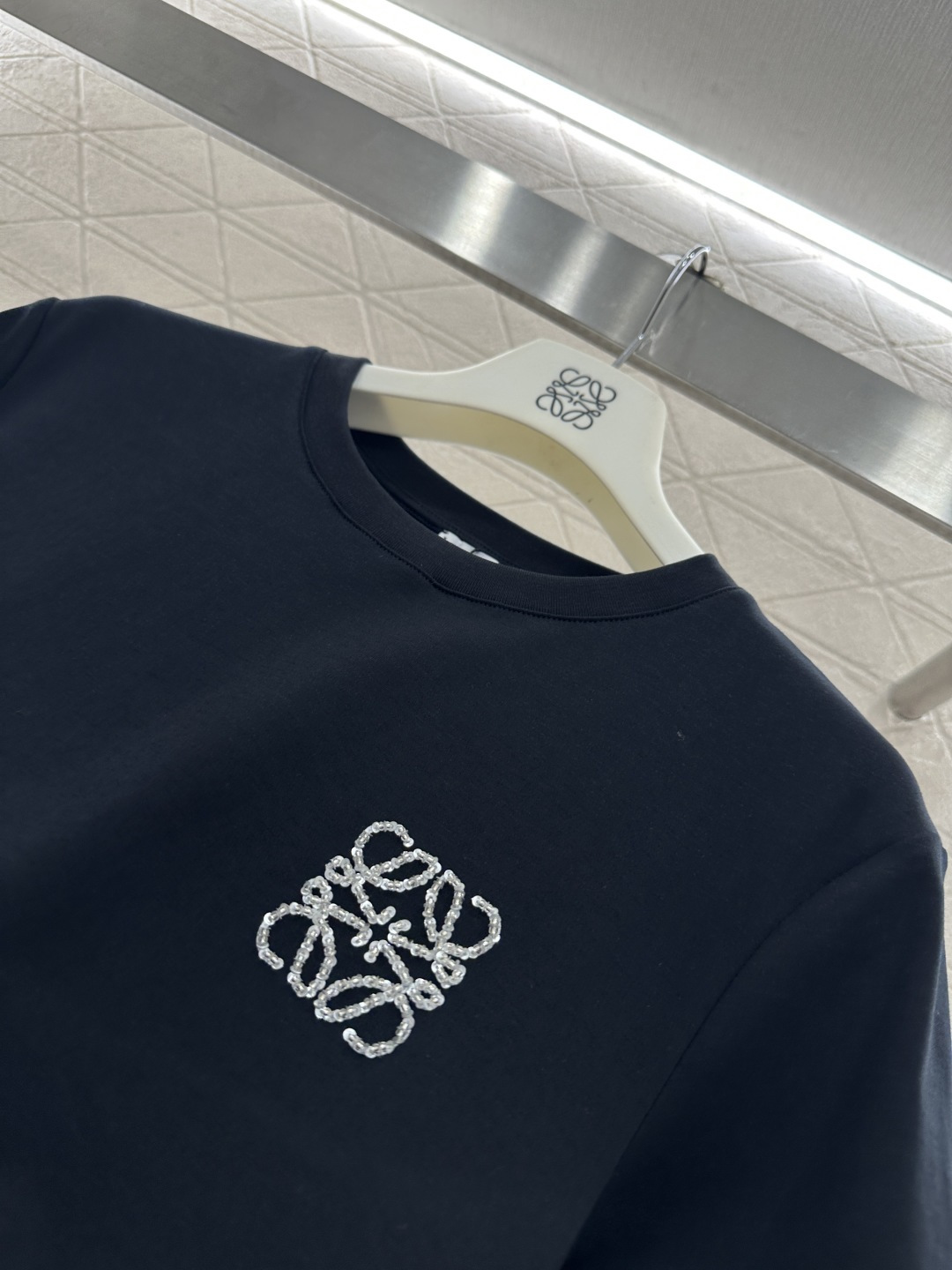 ♥Loew*♥2026新品上架 钉珠图腾徽标𝑇𝑒𝑒定制YB丝光全棉材质，透气舒适，质感十足，常规短袖T恤