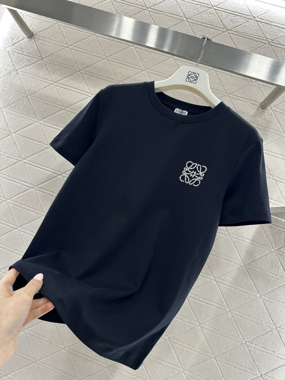 ♥Loew*♥2026新品上架 钉珠图腾徽标𝑇𝑒𝑒定制YB丝光全棉材质，透气舒适，质感十足，常规短袖T恤