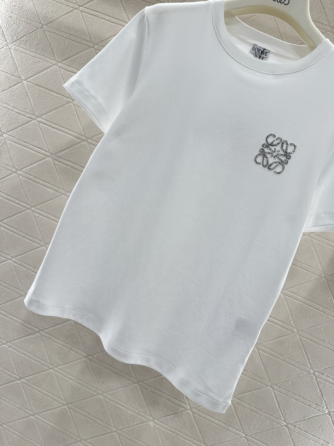 ♥Loew*♥2026新品上架 钉珠图腾徽标𝑇𝑒𝑒定制YB丝光全棉材质，透气舒适，质感十足，常规短袖T恤
