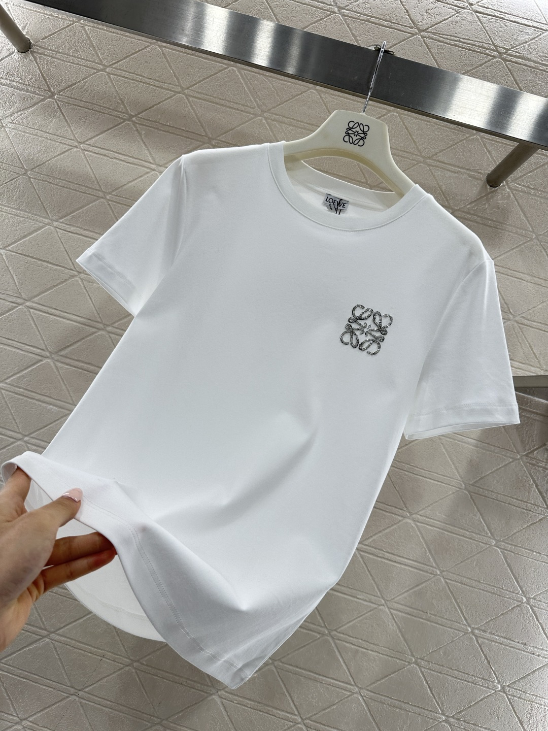 ♥Loew*♥2026新品上架 钉珠图腾徽标𝑇𝑒𝑒定制YB丝光全棉材质，透气舒适，质感十足，常规短袖T恤