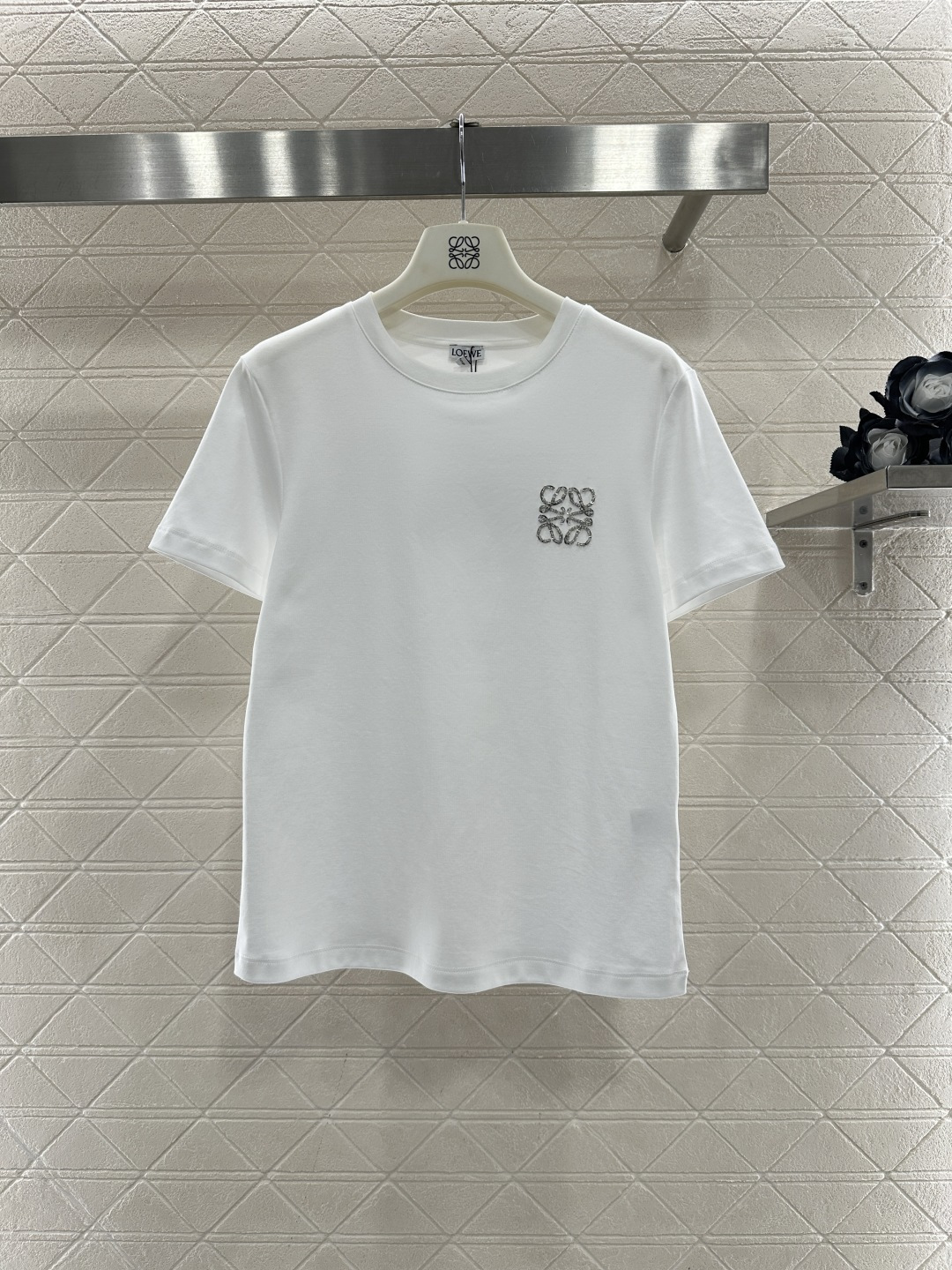 ♥Loew*♥2026新品上架 钉珠图腾徽标𝑇𝑒𝑒定制YB丝光全棉材质，透气舒适，质感十足，常规短袖T恤